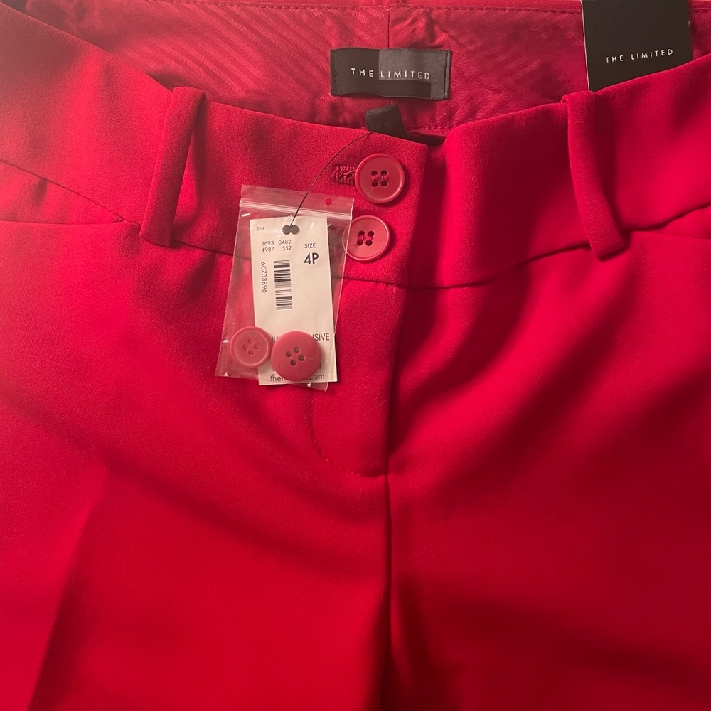Brand New - with tags - the Limited cropped pant 4p